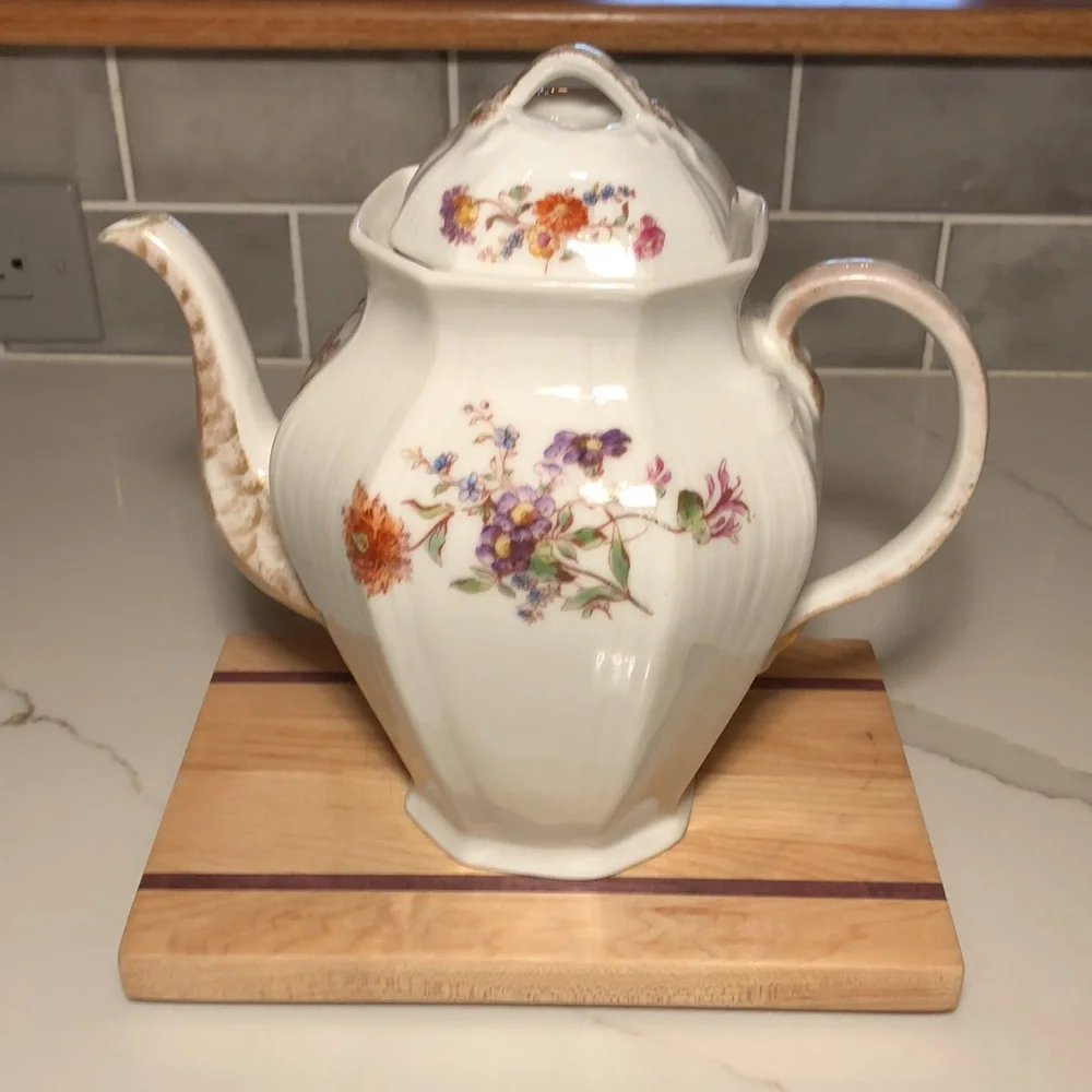 VTG Floral Porcelain Teapot ENGLAND JEAN POUYAT LIMOGE’S - Picture 2 of 11